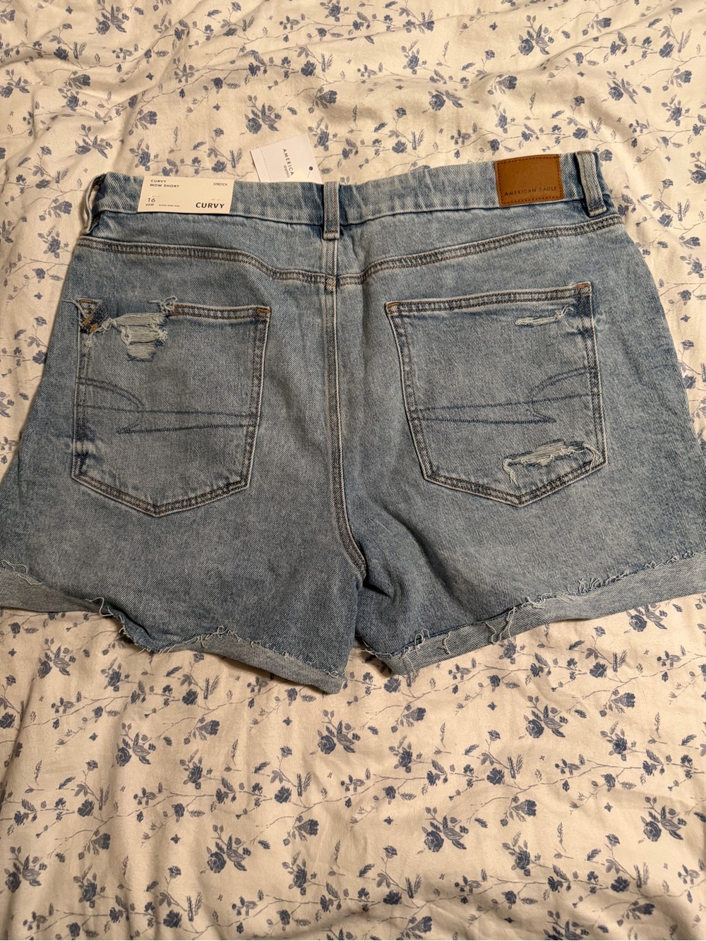 American Eagle Outfitters Curvy Mom Shorts - Picture 5 of 5